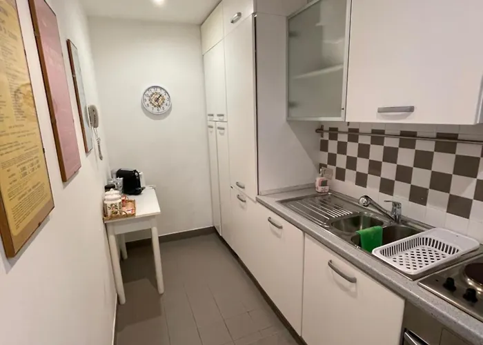 Lovely At Saint Peter's Square Vatican Apartment *