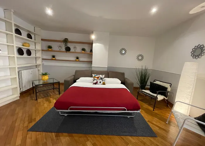 Lovely At Saint Peter's Square Vatican Apartment