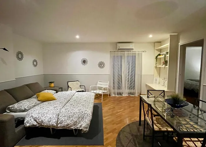 Lovely At Saint Peter's Square Vatican Apartment