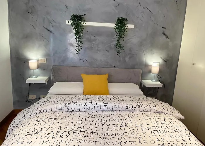 Lovely At Saint Peter's Square Vatican Apartment